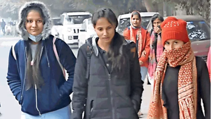 Agra Weather Update: गलन-ठिठुरन और कल से बढ़ेगा कोहरा