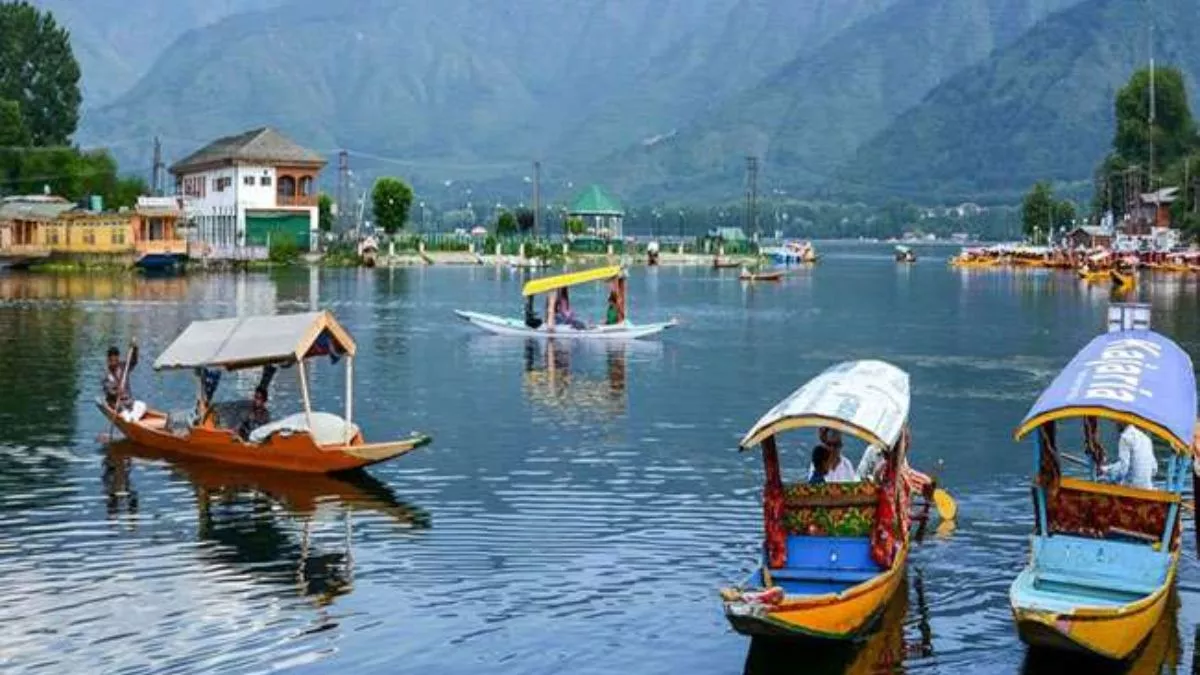 पाकिस्तान अपनी हरकतों से बाज नहीं आ रहा।