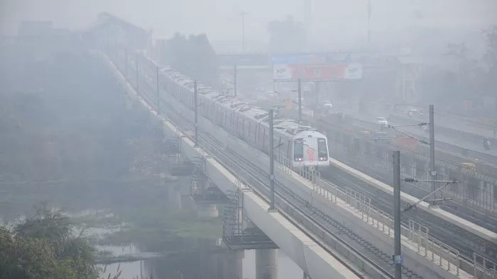 सांसों पर संकट: दिल्ली में हवा की गुणवत्ता फिर 'गंभीर', फिर से GRAP-3 के तहत लगे प्रतिबंध