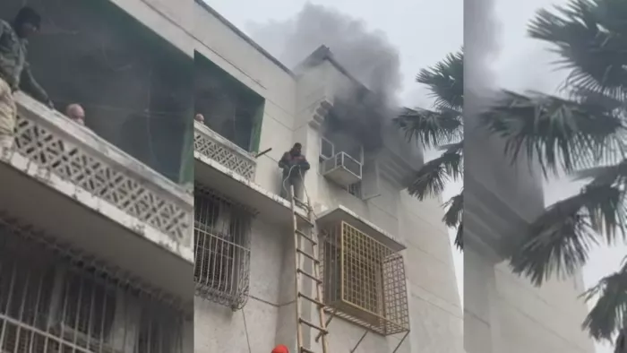 Noida Fire News: नोएडा के सेक्टर-25 में एक मकान की दूसरी मंजिल पर लगी भीषण आग