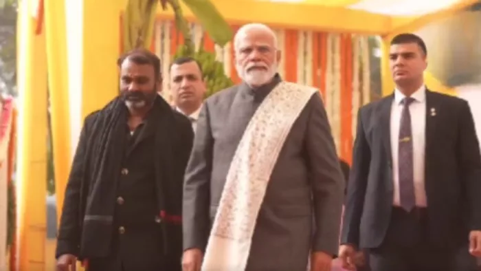 केंद्रीय राज्य मंत्री (MoS) एल मुरुगन के आवास पर पहुंचे पीएम मोदी