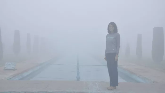 Fog In Agra: कोहरे में छुपा रहा ताजमहल