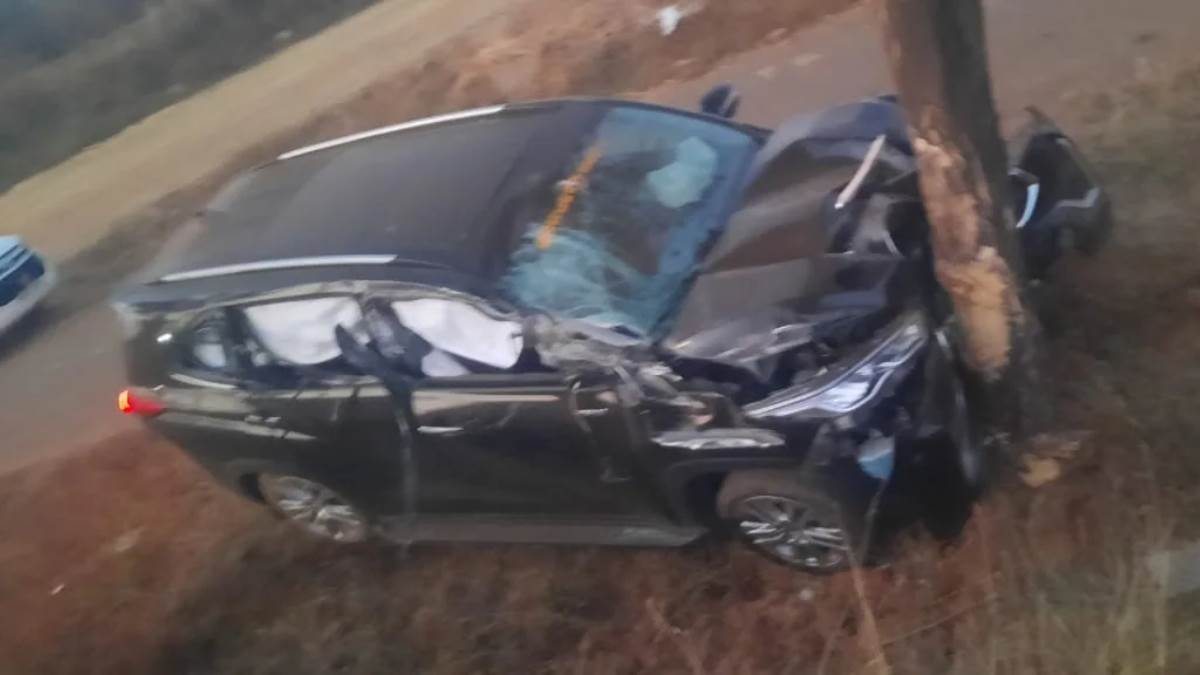 https://www.jagranimages.com/images/newimg/14012025/14_01_2025-karnataka_minister_laxmi_hebbalkar_car_accident_23866334.jpg