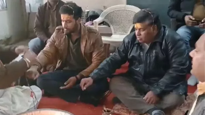 अजमेर में मुस्लिम पिता-पुत्र ने सनातन धर्म अपनाया।(फोटो सोर्स: जागरण)