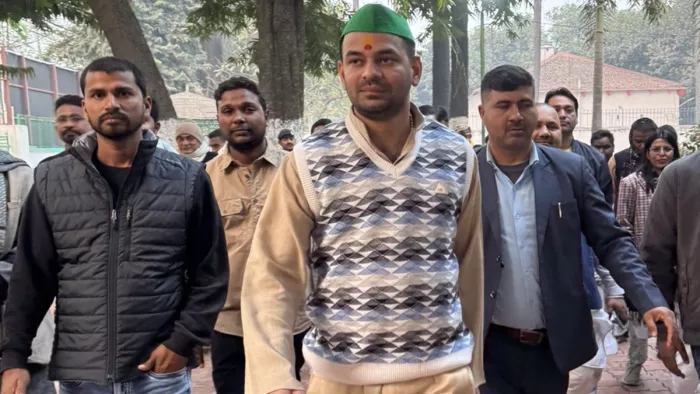 तेज प्रताप यादव अपने समर्थकों के साथ ( x@ Tejpratap Yadav)