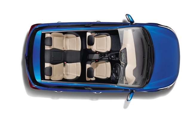 फैमिली के लिए बेस्ट Hyundai की इस कार पर मिल रहा शानदार डिस्काउंट, इतने