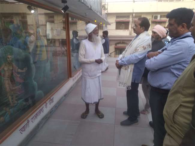 pankaj modi brother of pm narendra modi got a new head at kabirchaura math in varanasi