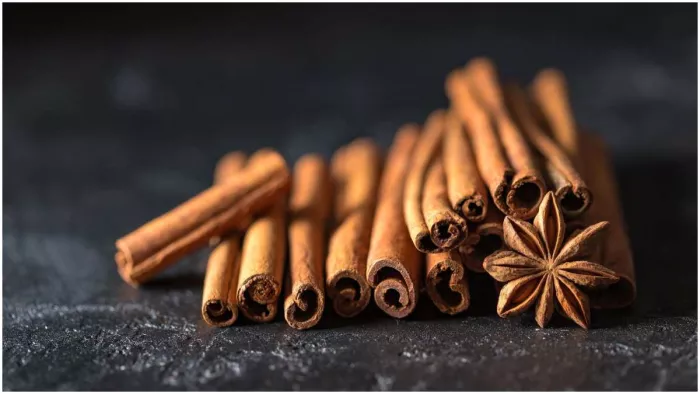 Cinnamon Benefits: सेहत से जुड़ी इन 7 समस्याओं का रामबाण इलाज है दालचीनी, जानें इसके बेमिसाल फायदे