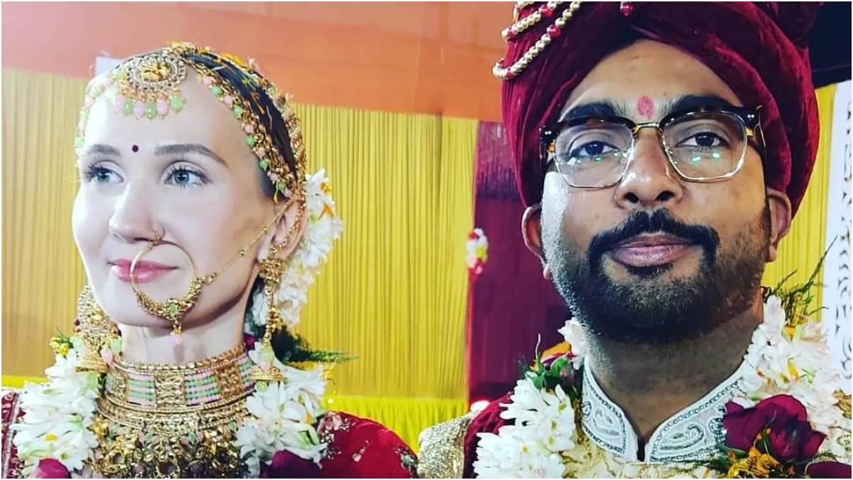 https://www.jagranimages.com/images/newimg/14022023/14_02_2023-finland_girl_married_katihar_boy_23328871.jpg