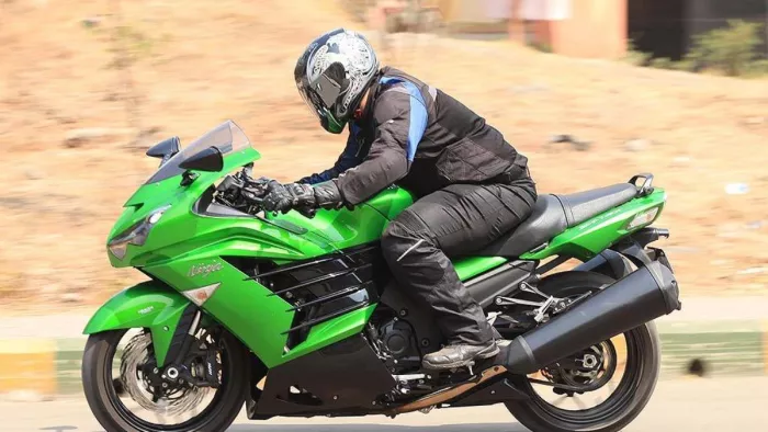 Kawasaki Ninja ZX 14R Bike Price And Features Details, See Here