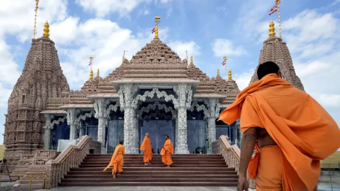हिंदू मंदिर की वास्तुकला में दिख रही UAE की झलक (फोटो: जागरण/ एपी)