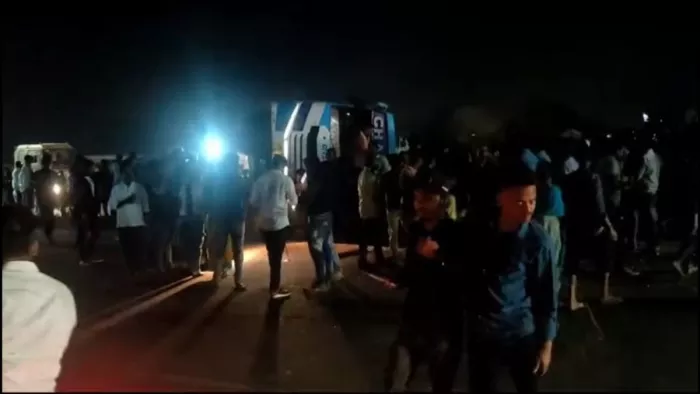 Odisha Bus Accident: ओडिशा में दर्दनाक सड़क हादसा, अनियंत्रित बस डिवाइडर से टकराई; एक की मौत और 16 घायल