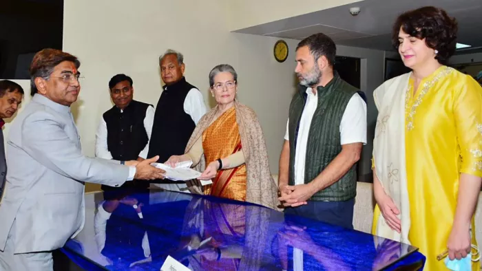 कांग्रेस की पूर्व अध्यक्षा सोनिया गांधी (फोटो: एएनआई)