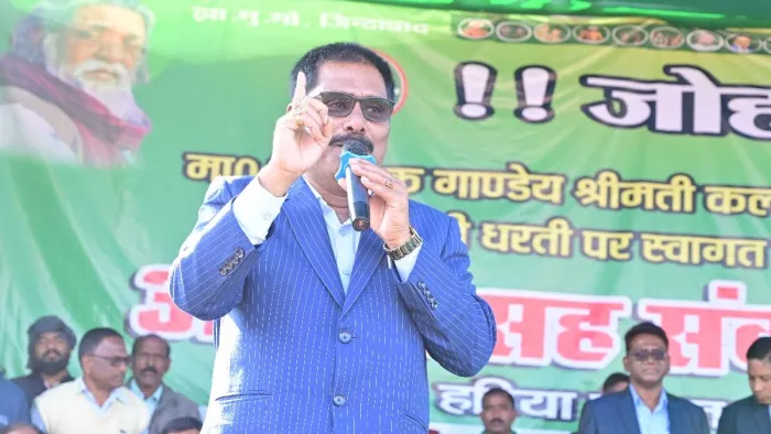 मंत्री योगेंद्र प्रसाद ने केंद्र सरकार से की नल जल योजना के बकाया की मांग