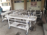 जिला अस्पताल में उपलब्ध कराए 10 नए स्ट्रेचर