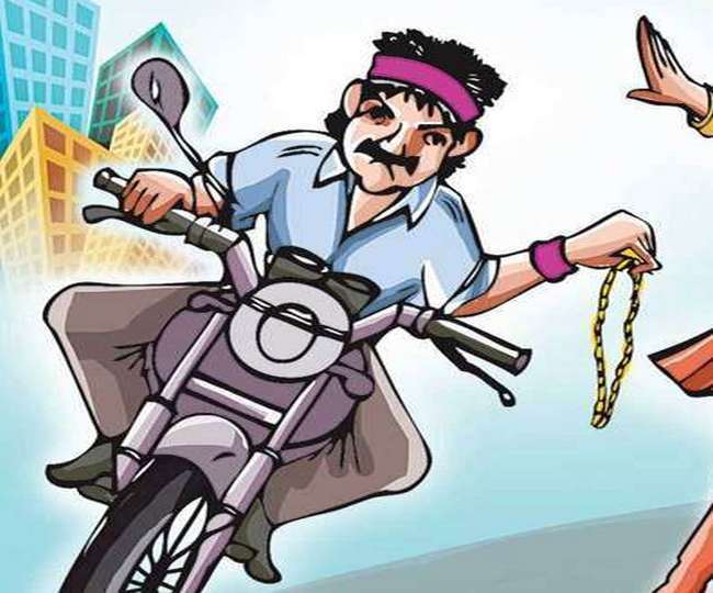 लुधियाना में घर के बाहर बैठी महिला के गले से बाइक सवार बदमाशों ने झपटी सोने  की चेन - Bike rider snatched gold chain from the neck of a woman in Ludhiana