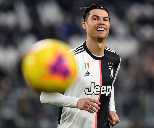 Cristiano Ronaldo  becomes the first celebrity to reach 300 million followers mark on Instagram