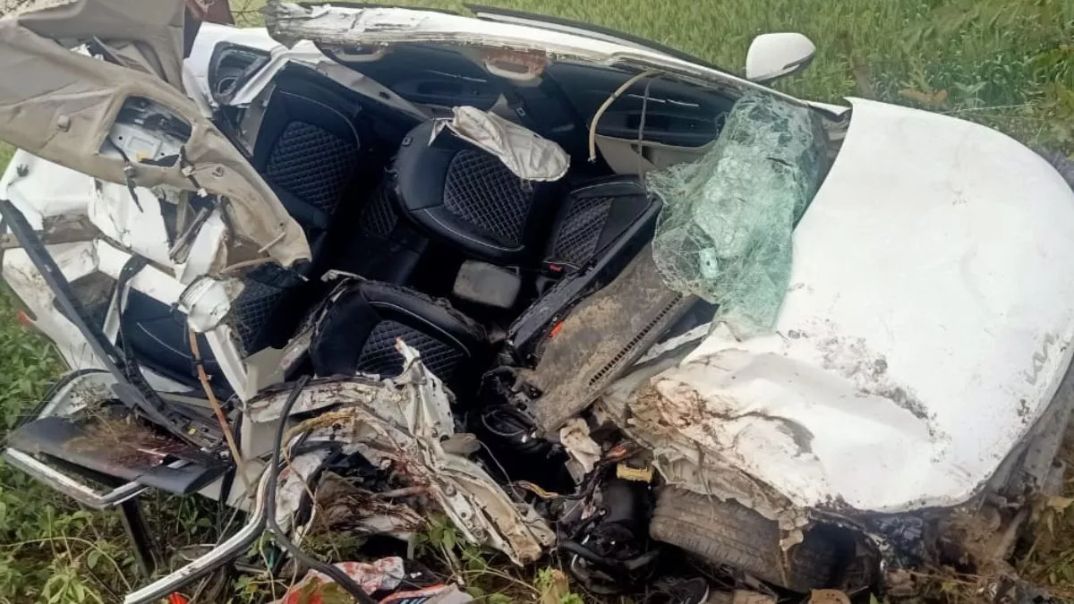 Palwal Accident: कार अनियंत्रित होकर पेड़ से टकराई, तीन दोस्तों की मौत