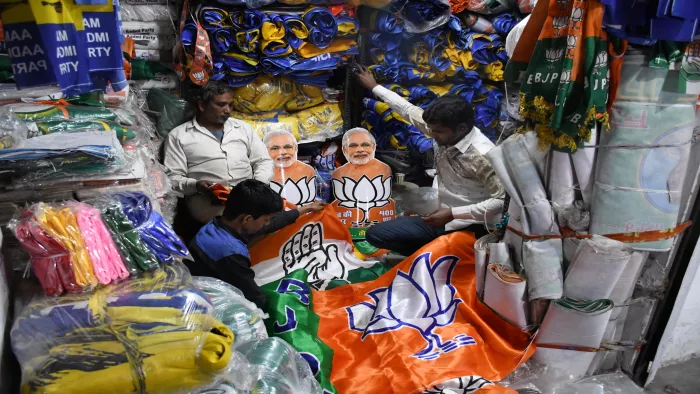 Lok Sabha Election 2024: चुनावी मुद्दों का रंग बाजार पर चढ़ता दिख रहा है।