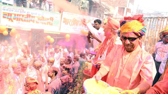 महाकुंभ के बाद होली ने दिया सनातन विरोधियों को जवाब : योगी