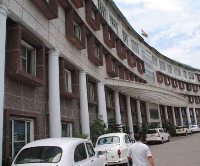 Uttarakhand Lockdown: उत्तराखंड में सबसे पहले खुल सकता है सचिवालय