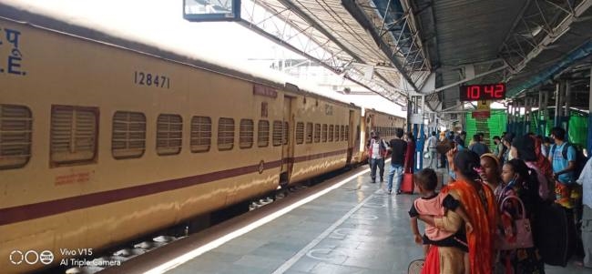 a decade later they had moved with 19 passengers from siwan tata nagar special train