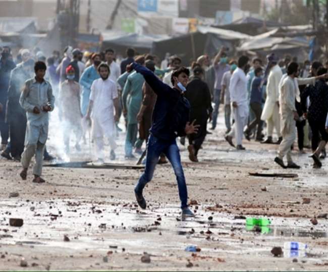 पाकिस्&zwj;तान ने कट्टर इस्लामी पार्टी तहरीक-ए-लब्बैक पाकिस्तान (Tehreek-i-Labaik Pakistan, TLP) को प्रतिबंधित कर दिया है।