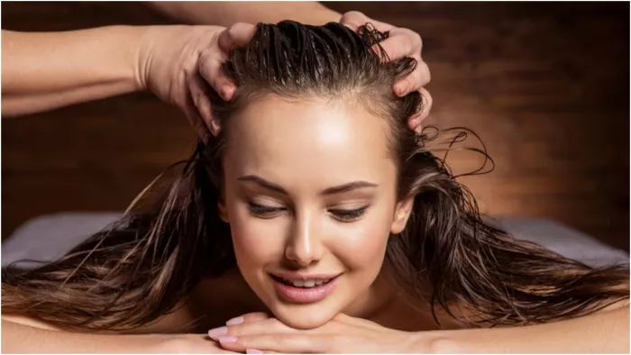 Powerful Hair Oils: बालों का झड़ना फौरन रोक देंगे ये तेल