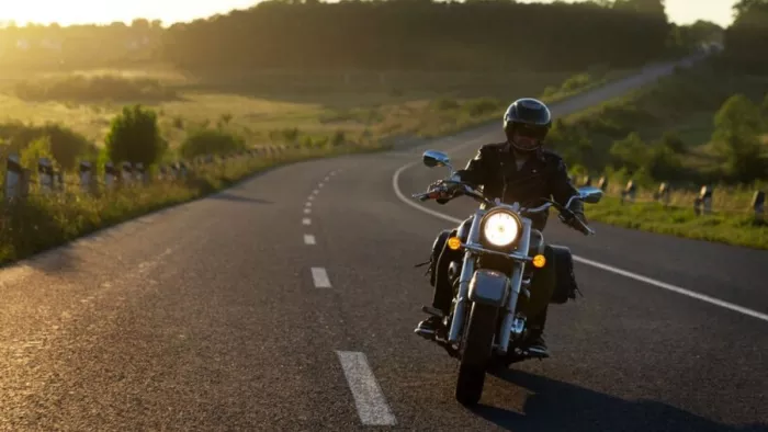 तीन बातों का ध्यान (Bike Tips) रखते हुए बाइक को बीच सफर में बंद होने से बचाया जा सकता है।
