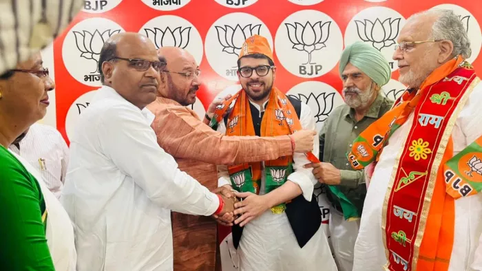 अपना दल छोड़ कर भाजपा में शामिल हुए हमजा मियां