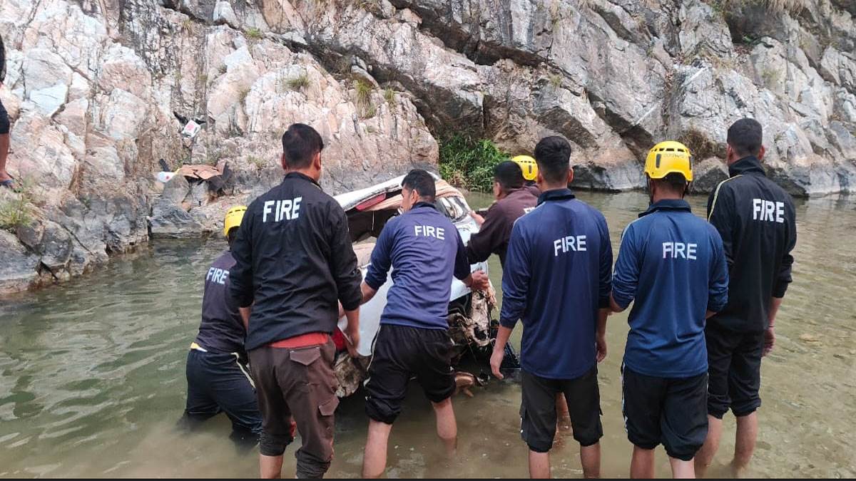 car accident in bageshwar four died