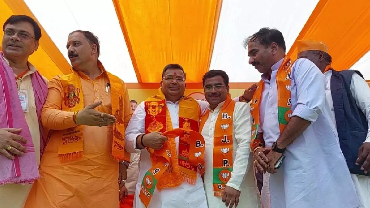 UP Politics: मैनपुरी में सपा को बड़ा झटका, मुलायम सिंह यादव के गुरु नत्थू सिंह के पौत्र ने थामा भाजपा का दामन