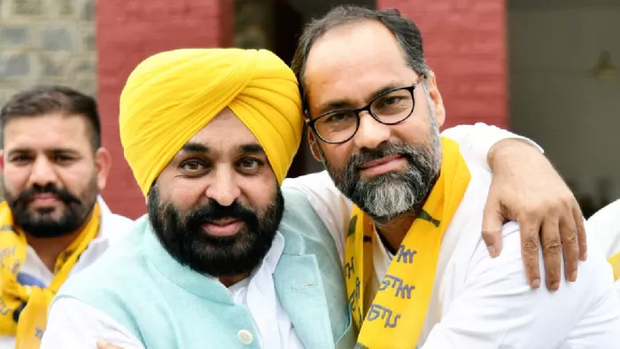 Jalandhar Lok Sabha Chunav: पवन टीनू और गुरु चरण सिंह चन्नी AAP में शामिल। फाइल फोटो