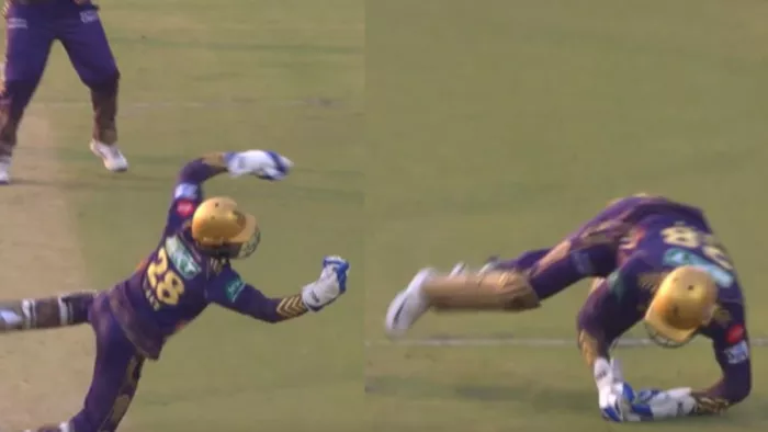 Phil Salt Catch: फिल सॉल्ट ने लपका शानदार कैच।