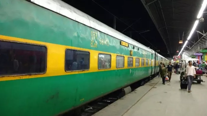 धनबाद से चंडीगढ़ के लिए चलेगी गरीब रथ ट्रेन, दिल्ली के लिए बुक कराएं कंफर्म टिकट (प्रतीकात्मक तस्वीर)