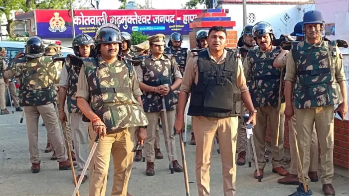 हापुड़ में आंबेडकर जयंती को लेकर पुलिस प्रशासन अलर्ट पर है। जागरण फोटो