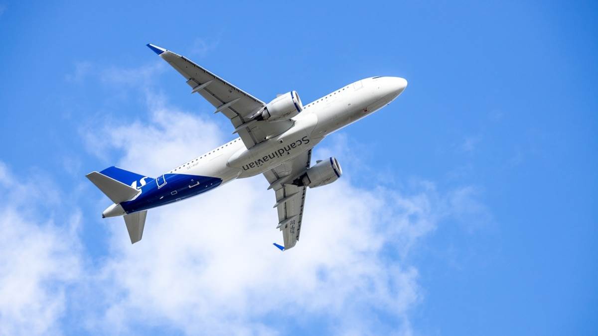 https://www.jagranimages.com/images/newimg/14042025/14_04_2025-india_china_flight_23918785.jpg