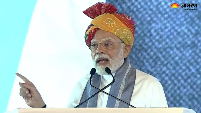 पीएम मोदी ने हरियाणा के हिसार में कांग्रेस पर हमला बोला है।