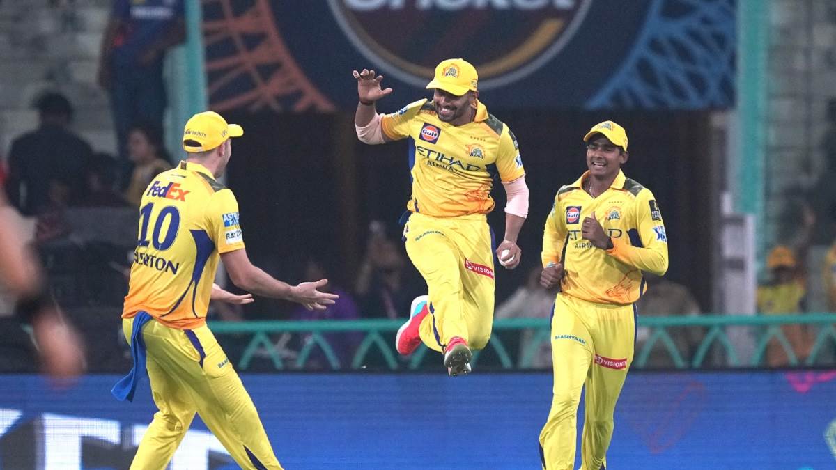 rahul tripathi stupendous catch off aiden markram in lsg vs csk match ipl2025