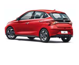 ये हैं भारत की सबसे सस्ती प्रीमियम हैचबैक कारें