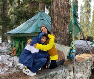 Sara Ali Khan shared a photo of Eid. photo source @saraalikhan95 instagram.