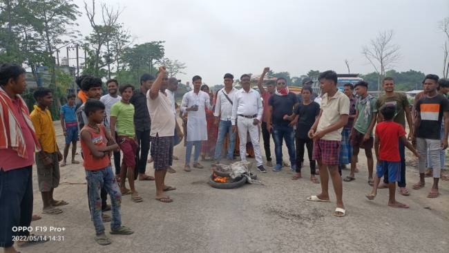 36 घंटे में तीन मर्तबा गिरा 33 हजार केवी का विद्युत तार, लोगों ने किया सड़क जाम