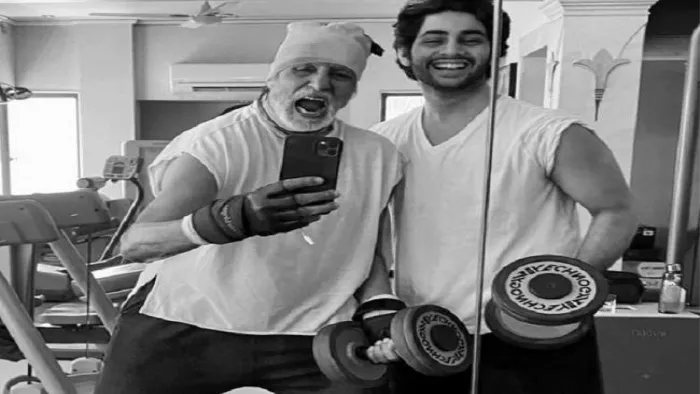 Amitabh Bachchan gives his blessings to grandson Agastya, Instagram