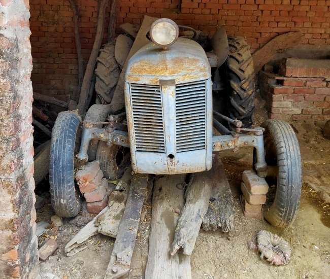 some took care of the mughal rule and some took care of the furniture of the british rule