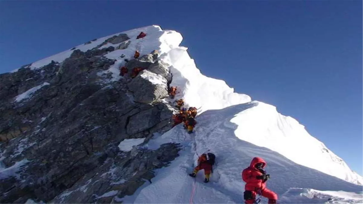 First doctor couple on Mt Everest : गुजरात के सर्जन दम्पती बने माउंट एवरेस्ट फतह करके वाले पहले भारतीय डाक्‍टर कपल