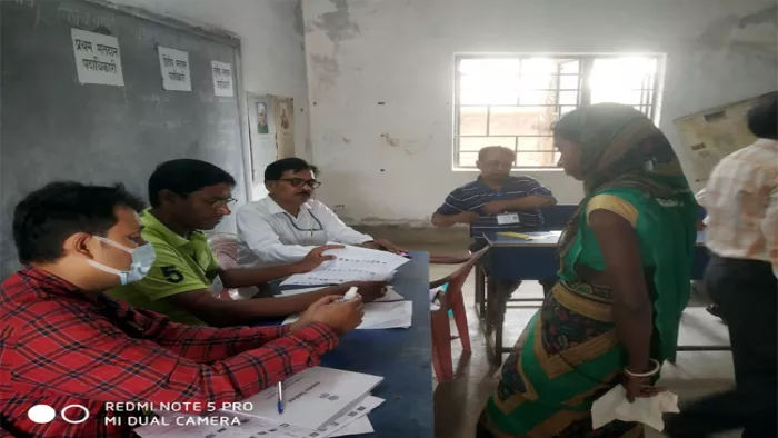 Jharkhand Panchayat Chunav 2022 LIVE धनबाद मुख्यालय स्थित कंट्रोल रूम में हलचल शुरू हो गई है।