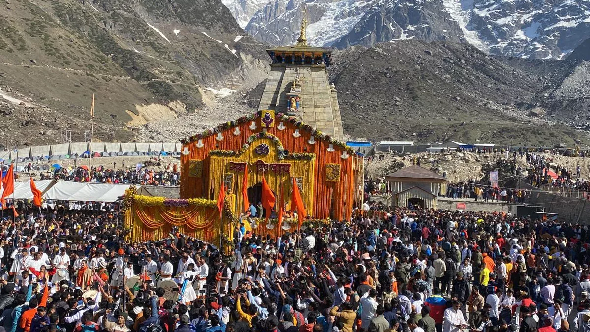 Kedarnath Dham Yatra 2024: आस्था पथ से होकर बाबा के दर्शन को पहुंच रहे भक्त, अब तक एक लाख से अधिक यात्रियों ने नवाया शीश