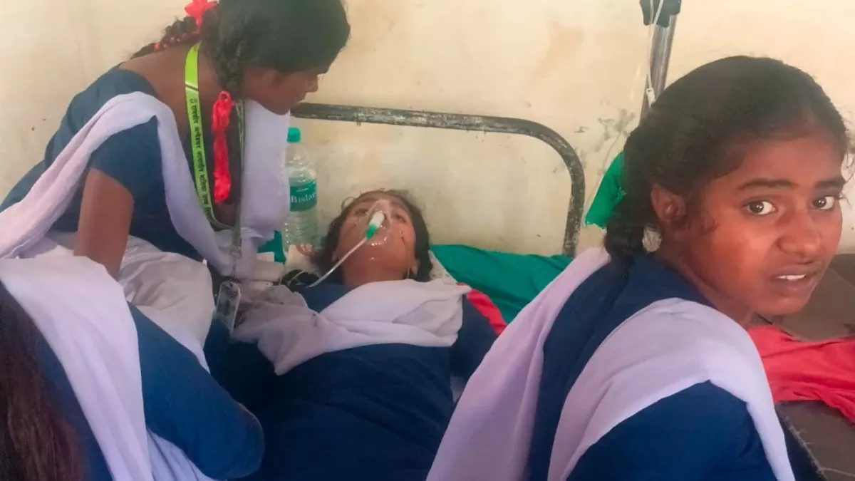Darbhanga News: राजकीय आवासीय हाई स्कूल की 17 छात्राएं हुईं बीमार, मचा हड़कंप