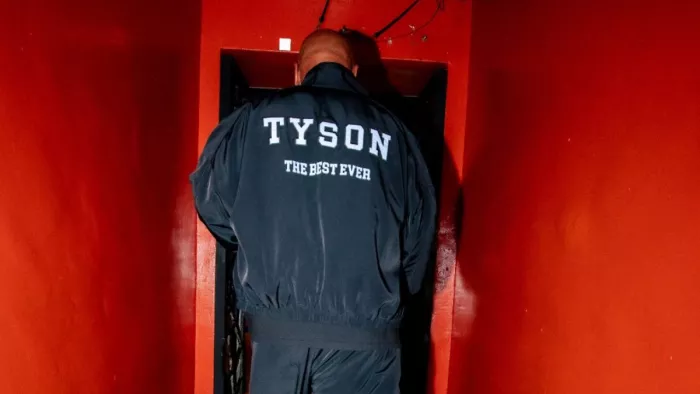 रिग में उतरने को तैयार माइक टायसन। (PC- Mike Tyson X Account)