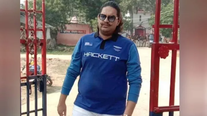 मुख्तार अंसारी के बेटे का सपा कार्यालय पर आरोप